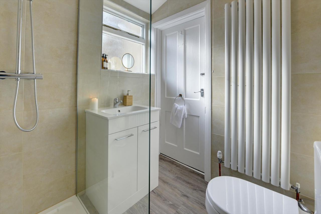 Stylish 2 Bedroom Maisonette With Parking Harrogate Kültér fotó
