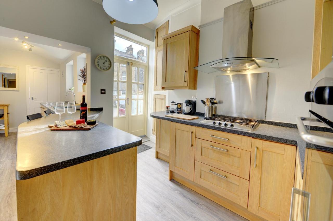 Stylish 2 Bedroom Maisonette With Parking Harrogate Kültér fotó